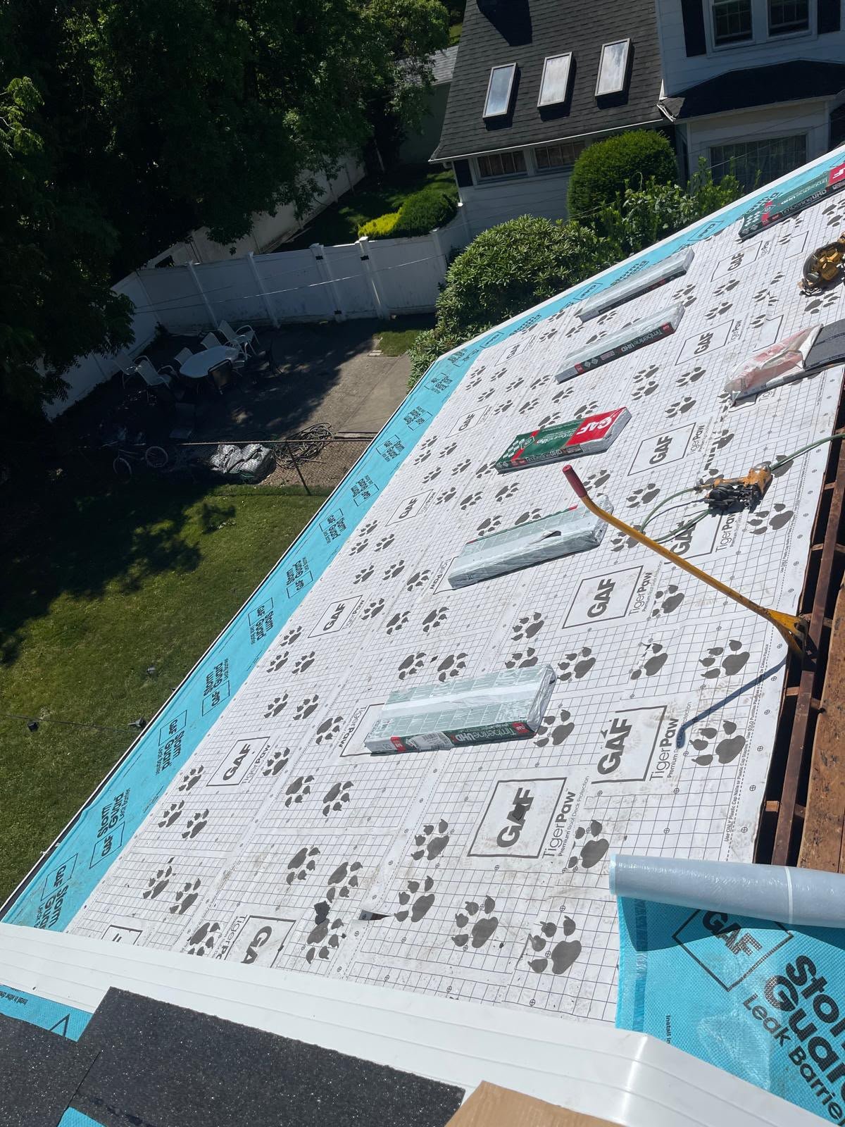 Professional roof deck preparation with GAF Tiger Paw and StormGuard in West Hempstead NY
